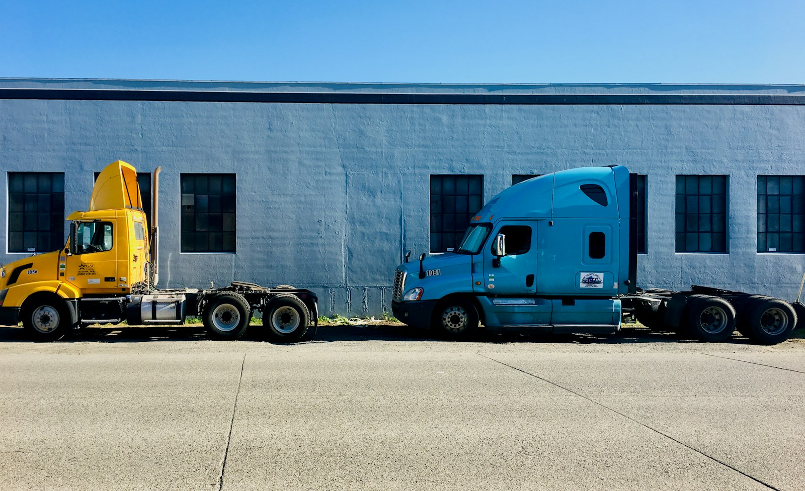 Semi tractor without a trailer